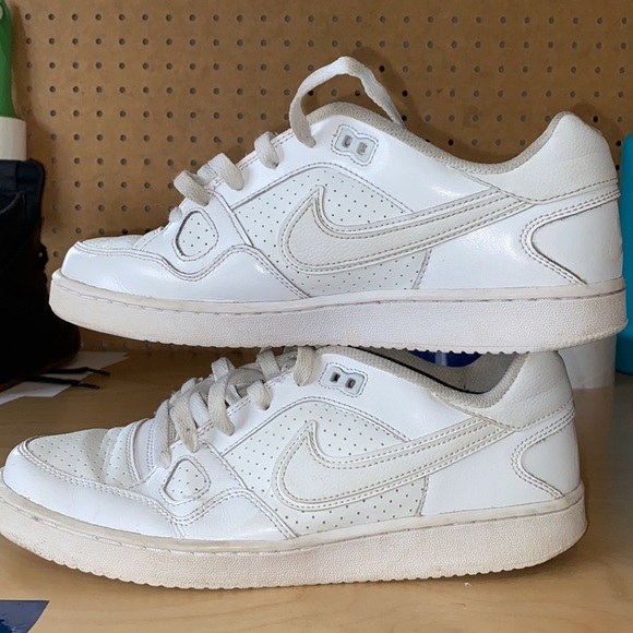 Nike Force All white Sneaker - Picture 13 of 16